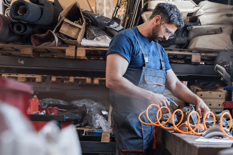 SOL-EDU-Latinos-ingenieria-mecanica-destacada