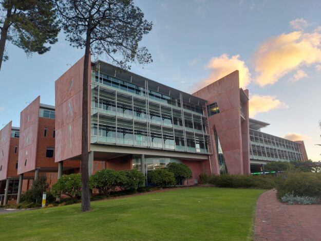 Curtin_Building_408_from_Koorliny_NE