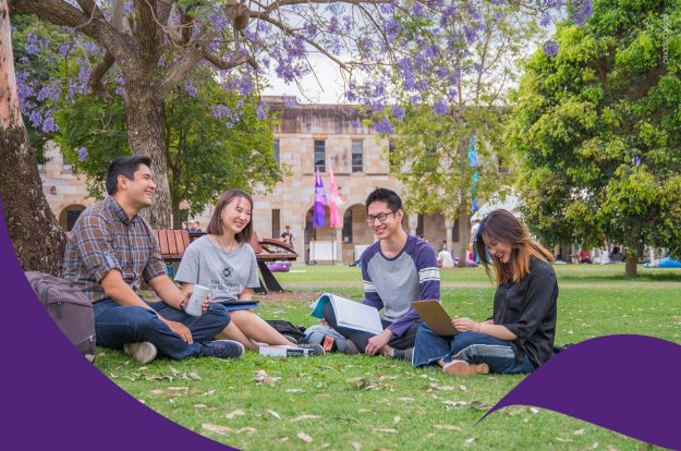 UQ-students-on-campus1-min