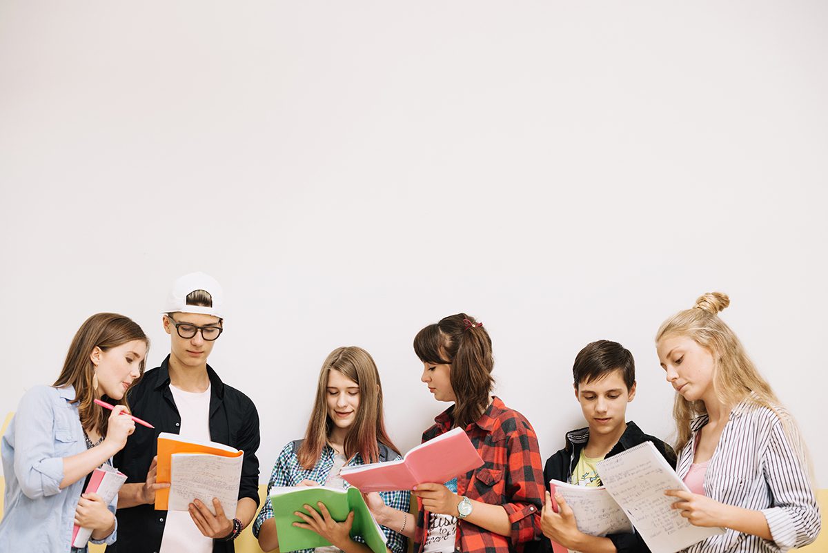 students-posing-coworking-white (1)