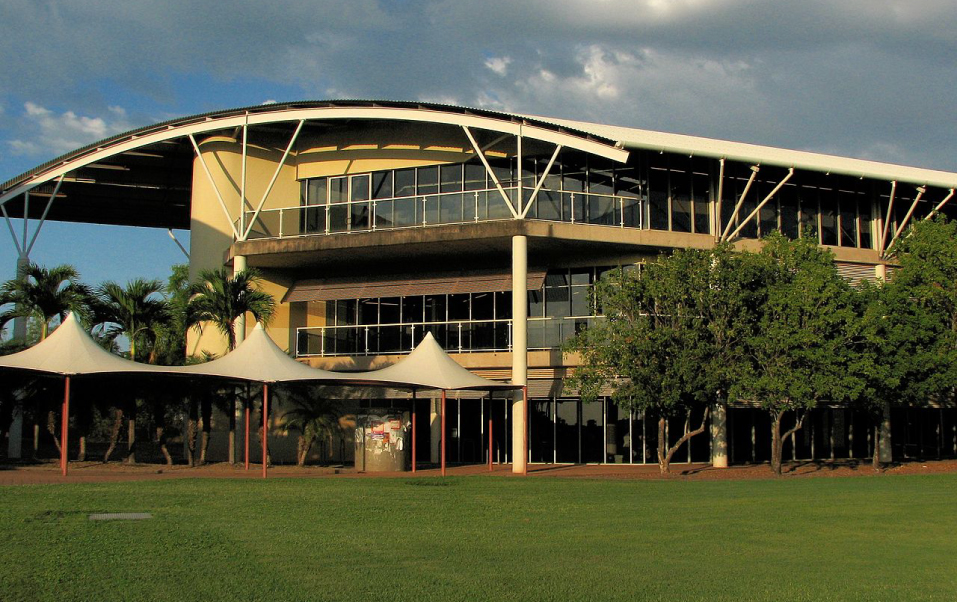 查爾斯達爾文大學