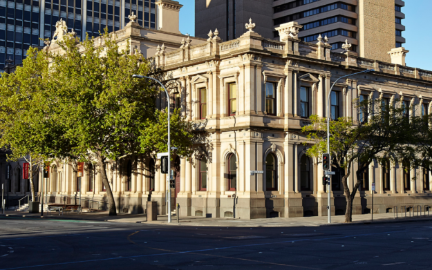 R Tòa nhà chính của Torrens University Australia