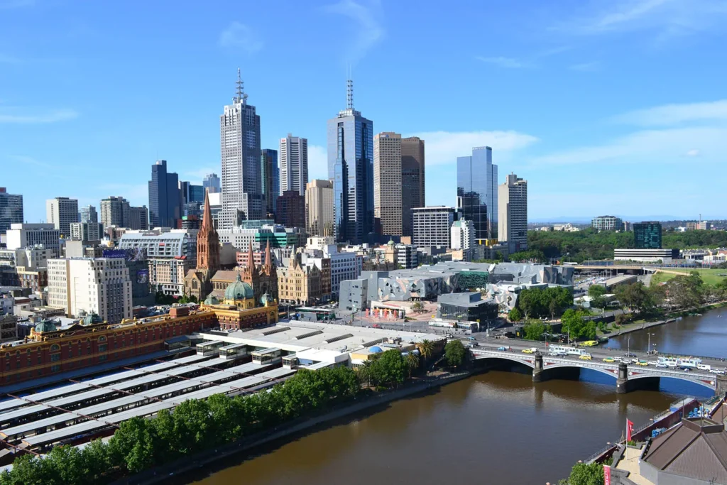 Melbourne được xếp hạng đứng thứ 4 trong danh sách "Thành phố đáng sống nhất thế giới 2025" theo Global Liveability Index (EIU)