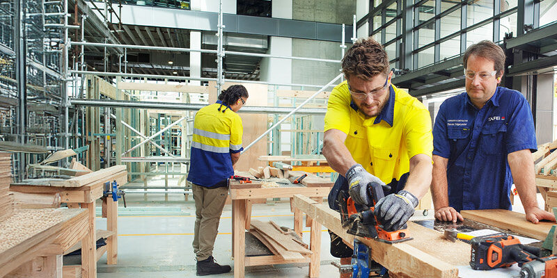 hp-banner-carpentry-aug-2025-lg Cập nhật chương trình định cư Queensland 2025/2026 – Cơ hội mới cho lao động xây dựng & du học sinh