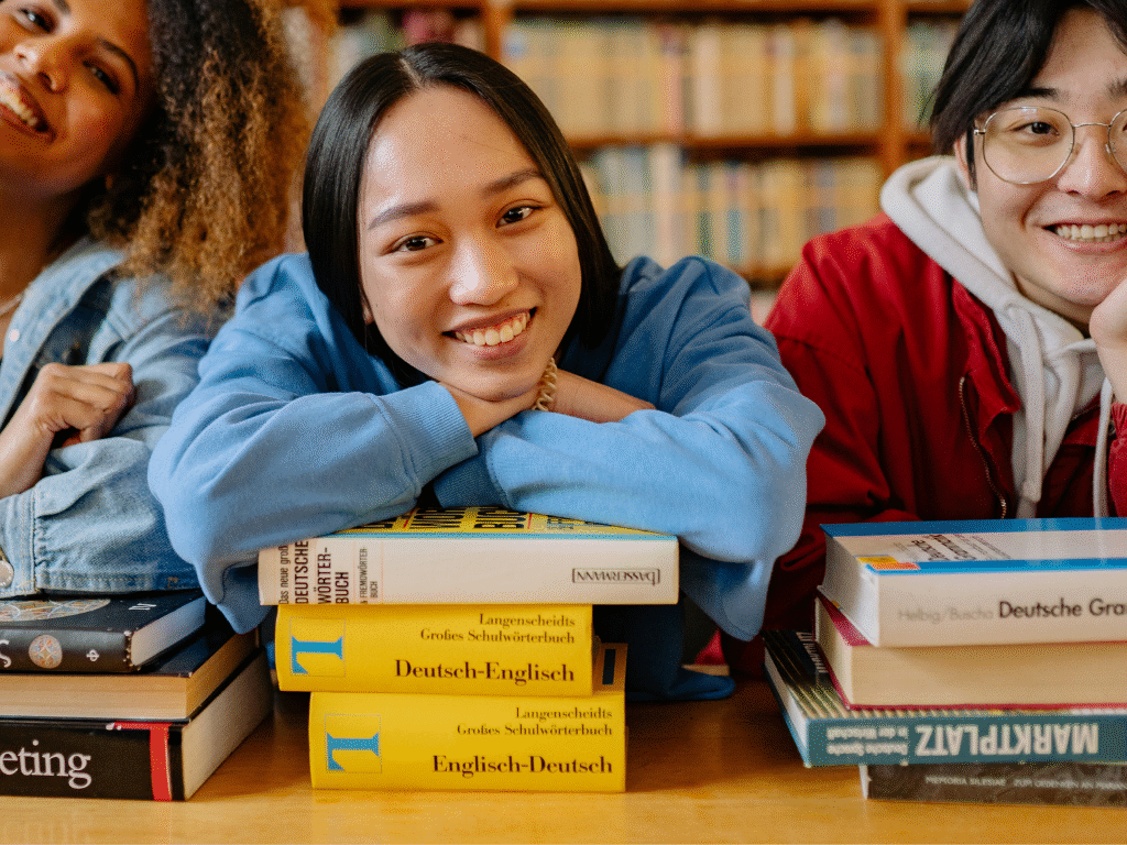 chi-tieu-du-hoc-sinh-quoc-te-uc-2026